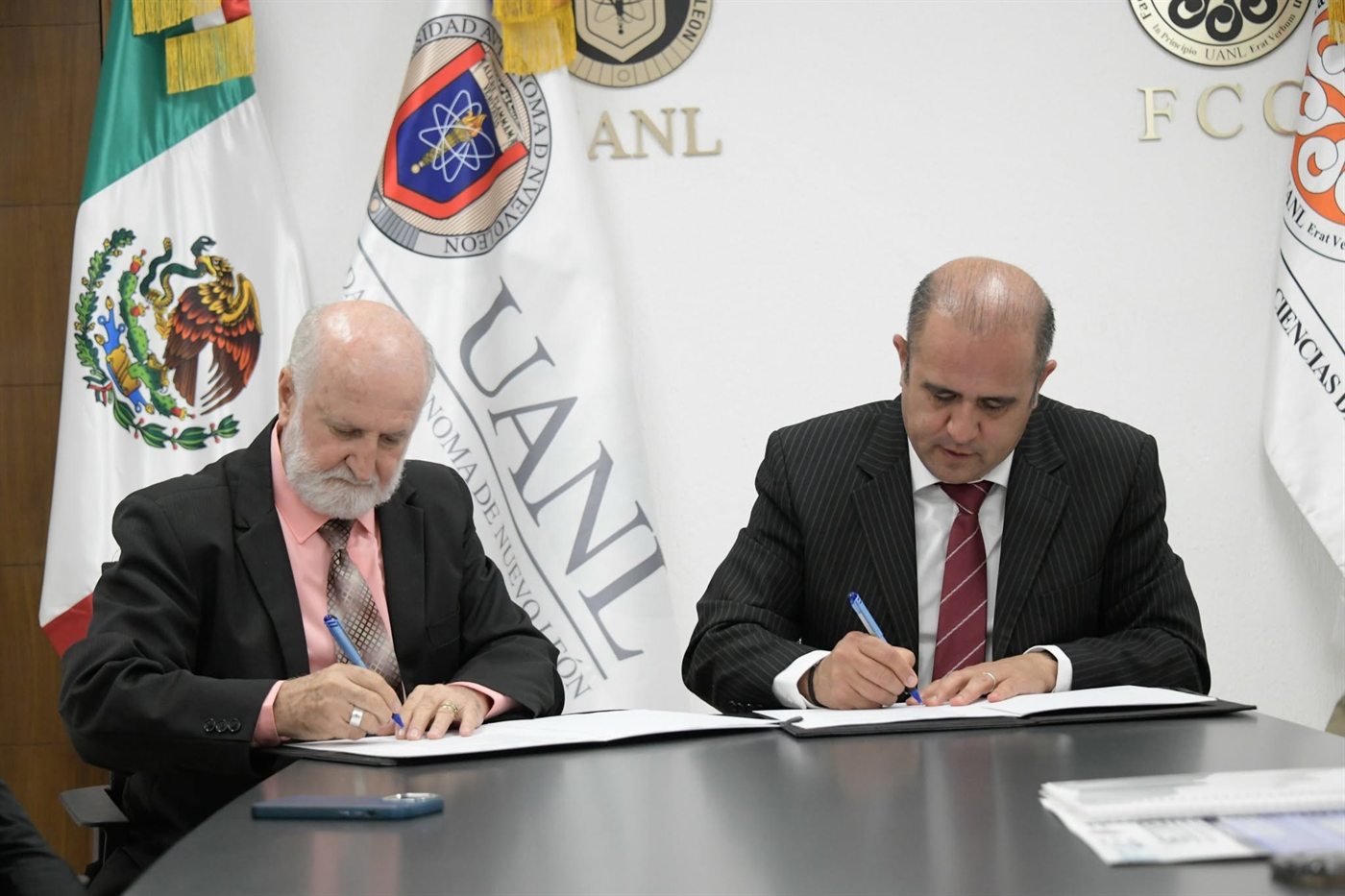 Firma del convenio ECE-FCC UANL